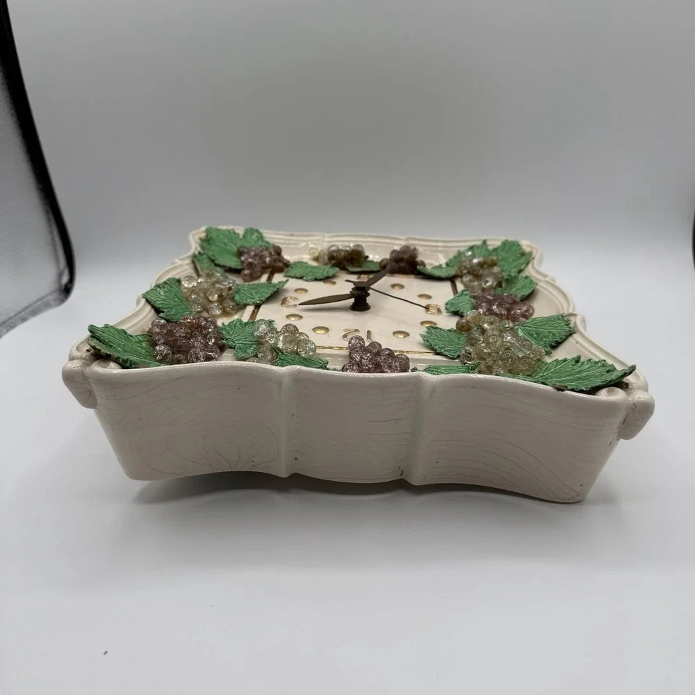 Vintage Ceramic Grapes Light Clock 50s 60s MCM Hand Painted 10.5